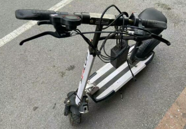 鋰電池滑板折疊電動車